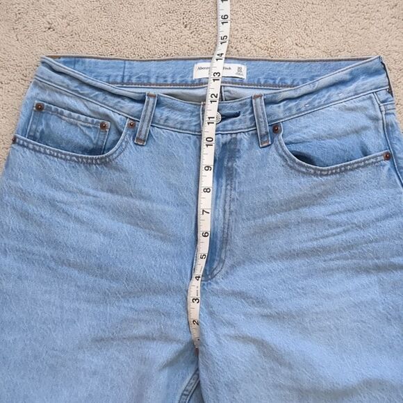 Abercrombie and Fitch High Rise Loose Jean Size 30/10R - Picture 5 of 8